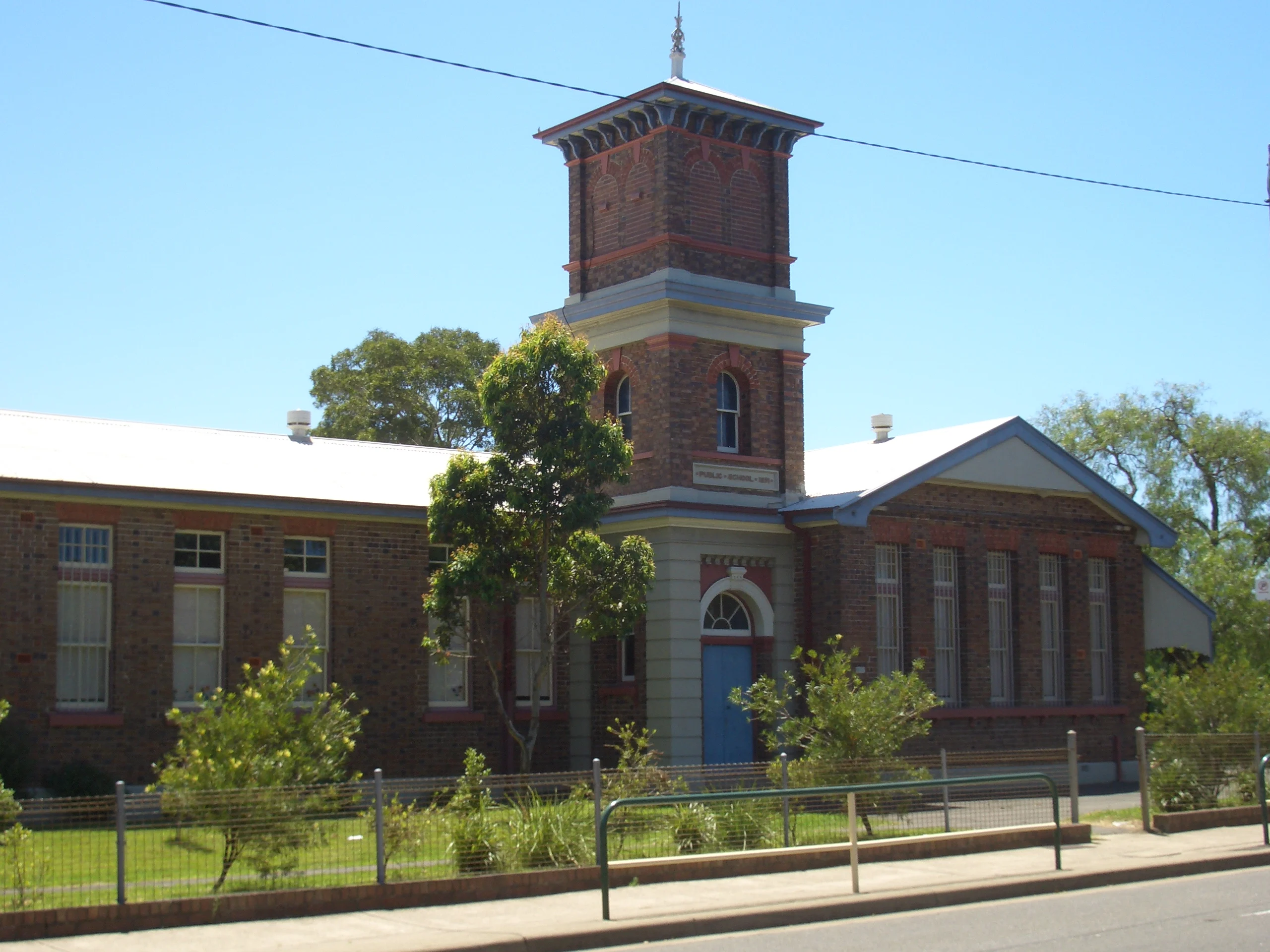 Hurstville Public School offers Opportunity Classes to Year 5 and 6 students.